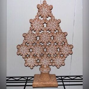 Gingerbread tree decor
